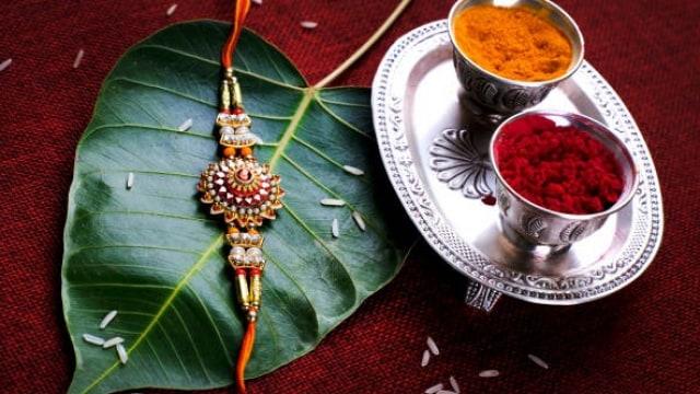 Is Raksha Bandhan on 30 or 31 august in 2023 what is Rakshabandhan date rakhi time without bhadara - अधिकमास और भद्रा के कारण रक्षा बंधन की तारीख पर फिर कंफ्यूजन, पंचांग